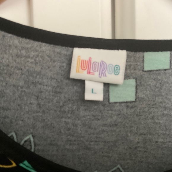 LuLaRoe Irma Geometric High Low Top Size Large New With Tags - Picture 10 of 10